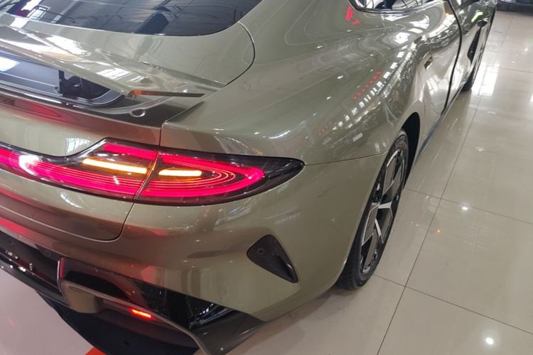 Used Xiaomi Auto SU7 2024 Rear-Drive Ultra-Long Range Advanced Pro-Level Intelligent Driving Version Right Rear Taillight
