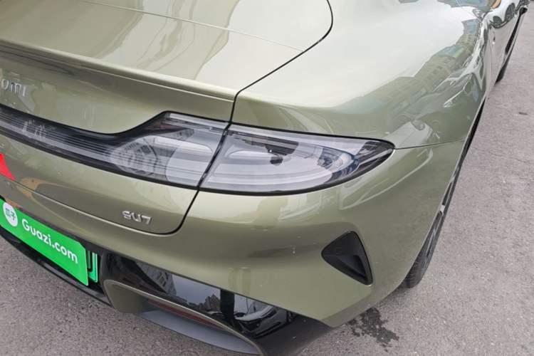 Used Xiaomi Auto SU7 2024 Rear-Drive Long-Range Intelligent Driving Version Right Rear Taillight