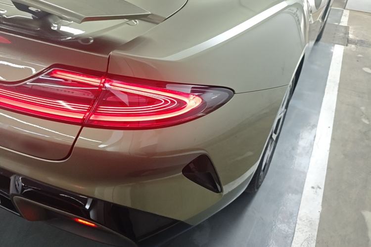 Used Xiaomi Auto SU7 2024 Rear-Drive Long-Range Intelligent Driving Version Right Rear Taillight