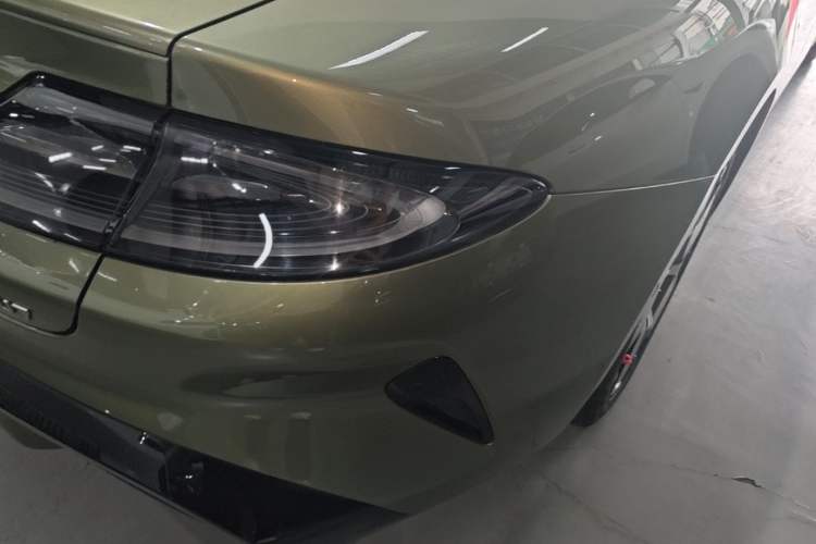 Used Xiaomi Auto SU7 2024 Rear-Drive Long-Range Intelligent Driving Version Right Rear Taillight