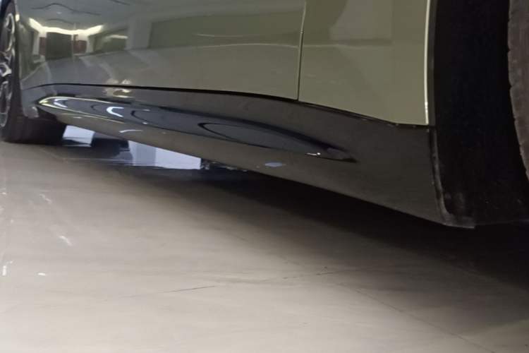 Used Xiaomi Auto SU7 2024 Four-Wheel-Drive Max Founder's Edition Right Side Sill