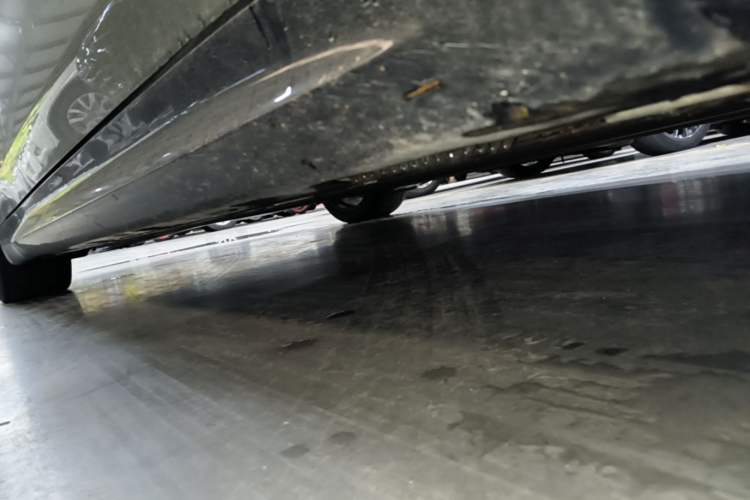 Used Xiaomi Auto SU7 2024 Rear-Drive Long-Range Intelligent Driving Version Right Side Sill