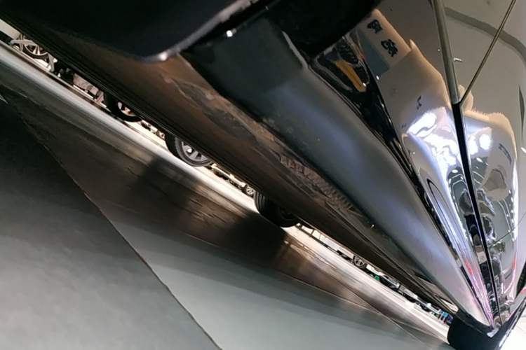 Used Xiaomi Auto SU7 2024 Rear-Drive Long-Range Intelligent Driving Version Right Side Sill