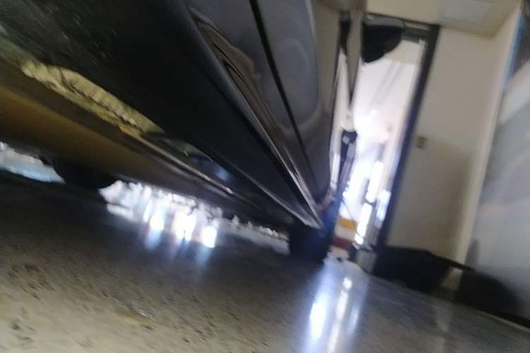 Used Xiaomi Auto SU7 2024 Four-Wheel Drive Ultra-Long Range Advanced Intelligent Driving Max Edition Right Side Sill