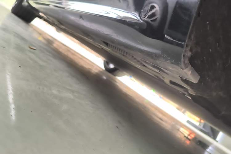 Used Xiaomi Auto SU7 2024 Four-Wheel Drive Ultra-Long Range Advanced Intelligent Driving Max Edition Right Side Sill