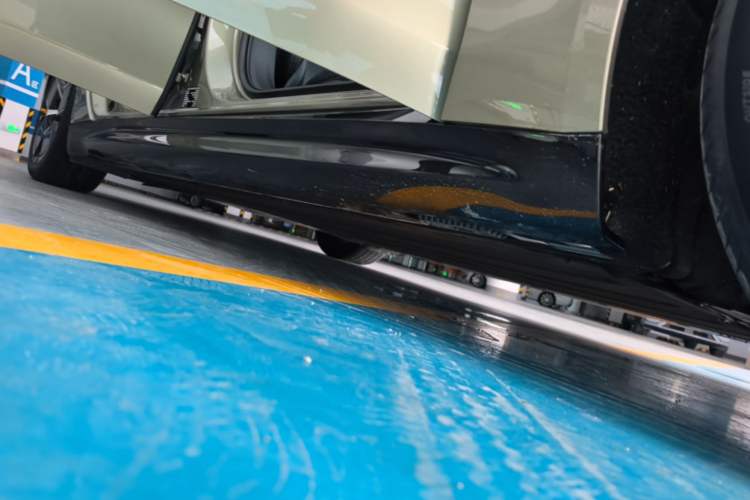 Used Xiaomi Auto SU7 2024 Rear-Drive Standard Founder Edition Right Side Sill