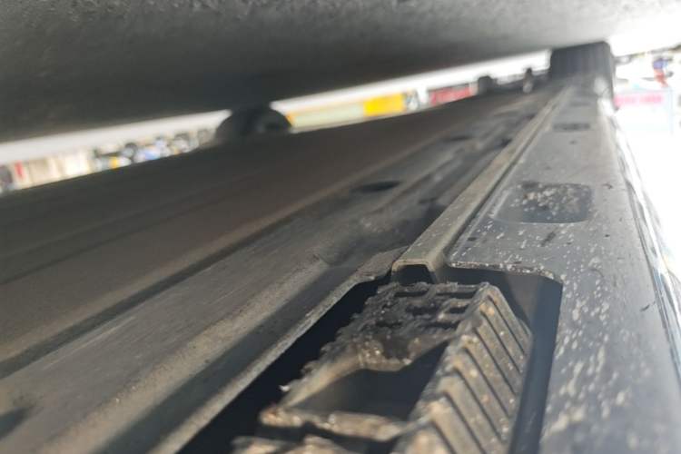 Used Xiaomi Auto SU7 2024 Rear-Drive Long-Range Intelligent Driving Version Right Side Sill