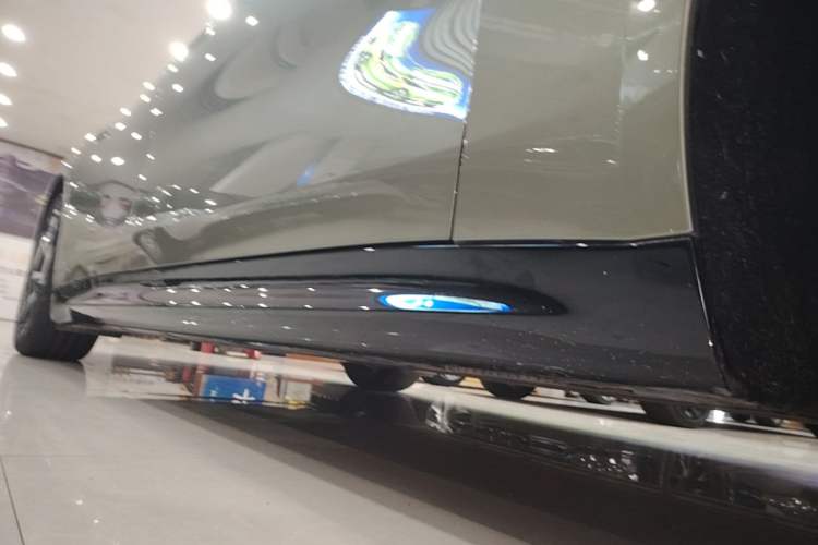 Used Xiaomi Auto SU7 2024 Rear-Drive Long-Range Intelligent Driving Version Right Side Sill