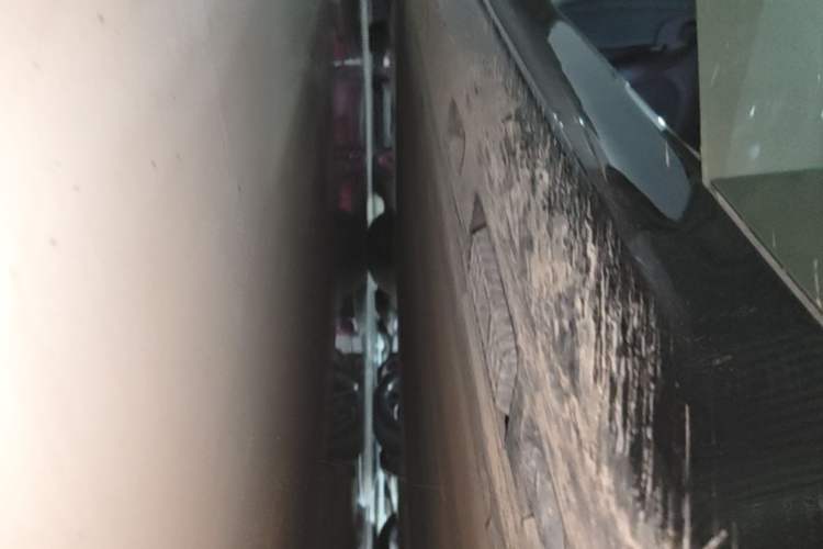 Used Xiaomi Auto SU7 2024 Rear-Drive Long-Range Intelligent Driving Version Right Side Sill