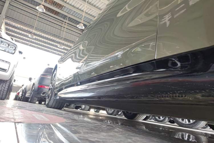 Used Xiaomi Auto SU7 2024 Four-Wheel Drive Ultra-Long Range Advanced Intelligent Driving Max Edition Right Side Sill