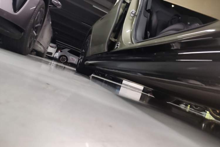 Used Xiaomi Auto SU7 2024 Rear-Drive Ultra-Long Range Advanced Pro-Level Intelligent Driving Version Right Side Sill