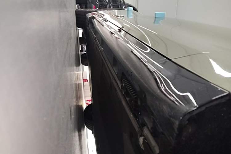 Used Xiaomi Auto SU7 2024 Rear-Drive Ultra-Long Range Advanced Pro-Level Intelligent Driving Version Right Side Sill