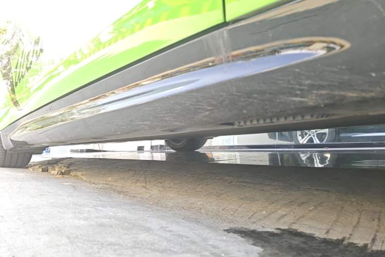 Used Xiaomi Auto SU7 2024 Rear-Drive Long-Range Intelligent Driving Version Right Side Sill