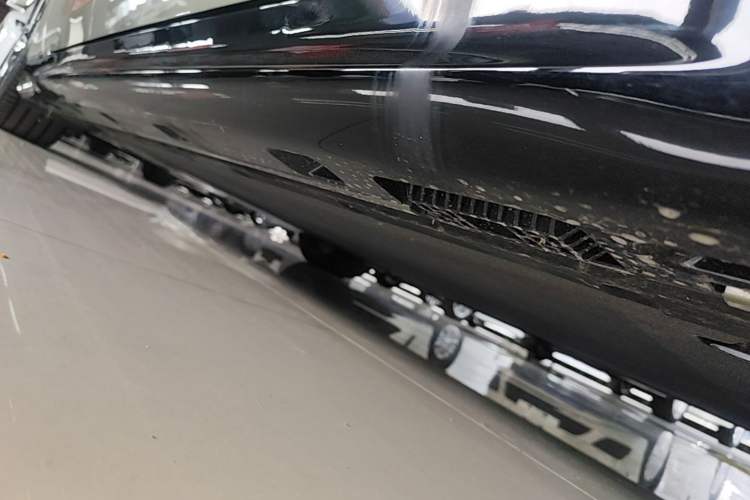 Used Xiaomi Auto SU7 2024 Rear-Drive Long-Range Intelligent Driving Version Right Side Sill