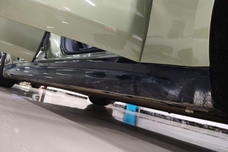 Used Xiaomi Auto SU7 2024 Rear-Drive Standard Founder Edition Right Side Sill