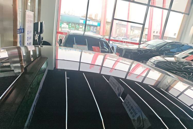 Used Xiaomi Auto SU7 2024 Four-Wheel Drive Ultra-Long Range Advanced Intelligent Driving Max Edition Roof