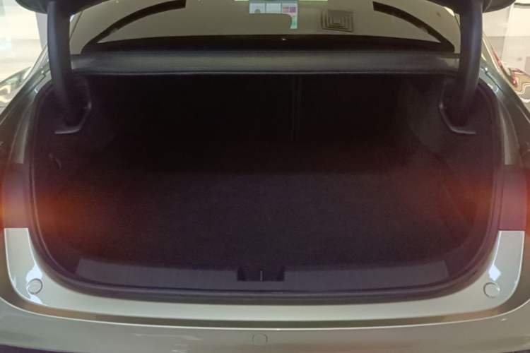 Used Xiaomi Auto SU7 2024 Four-Wheel-Drive Max Founder's Edition Trunk