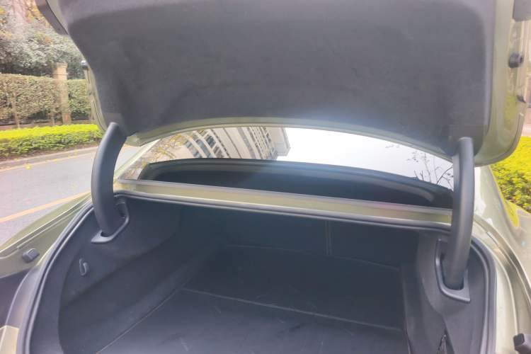 Used Xiaomi Auto SU7 2024 Four-Wheel Drive Ultra-Long Range Advanced Intelligent Driving Max Edition Trunk
