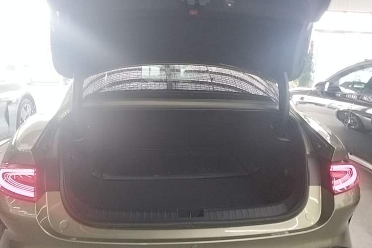 Used Xiaomi Auto SU7 2024 Rear-Drive Long-Range Intelligent Driving Version Trunk