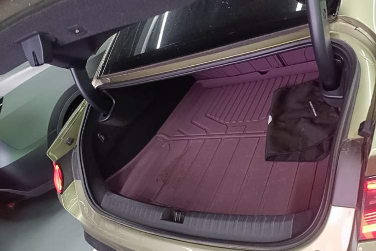 Used Xiaomi Auto SU7 2024 Rear-Drive Ultra-Long Range Advanced Pro-Level Intelligent Driving Version Trunk