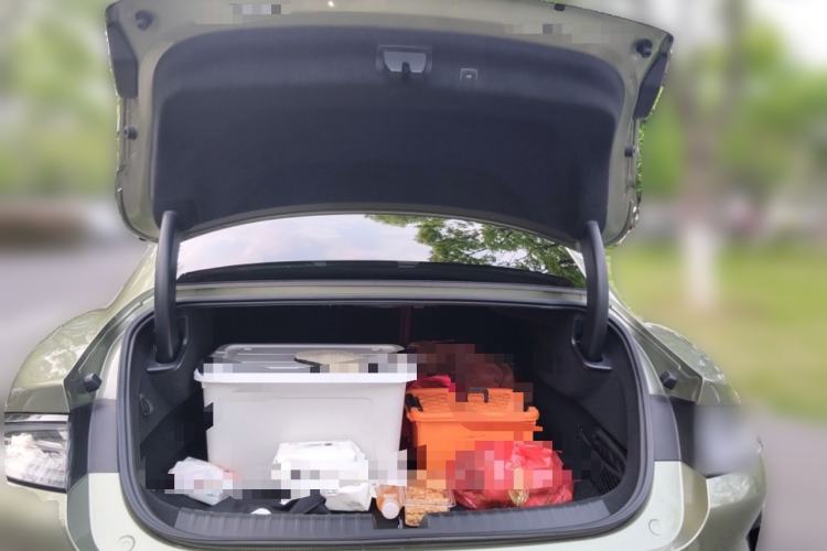 Used Xiaomi Auto SU7 2024 Four-Wheel Drive Ultra-Long Range Advanced Intelligent Driving Max Edition Trunk