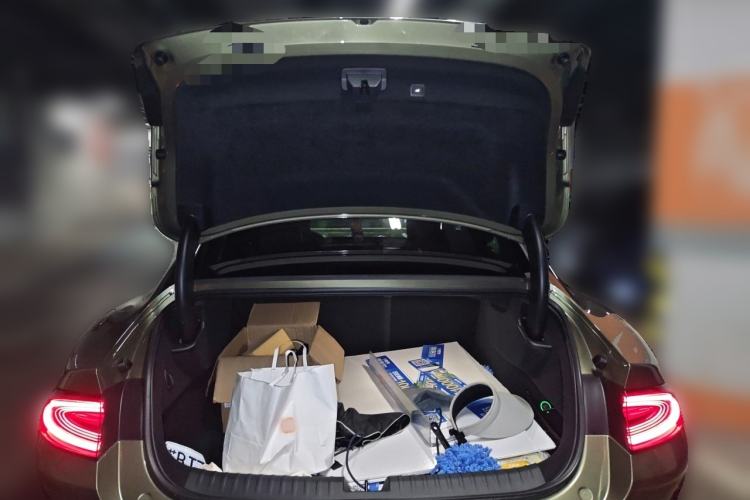 Used Xiaomi Auto SU7 2024 Four-Wheel Drive Ultra-Long Range Advanced Intelligent Driving Max Edition Trunk
