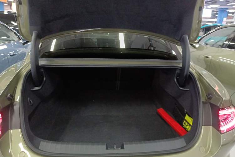 Used Xiaomi Auto SU7 2024 Rear-Drive Long-Range Intelligent Driving Version Trunk