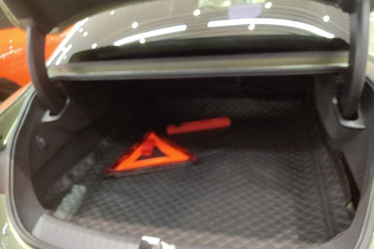 Used Xiaomi Auto SU7 2024 Rear-Drive Long-Range Intelligent Driving Version Trunk