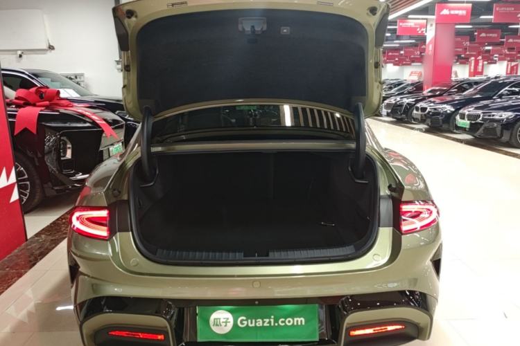 Used Xiaomi Auto SU7 2024 Four-Wheel Drive Ultra-Long Range Advanced Intelligent Driving Max Edition Trunk