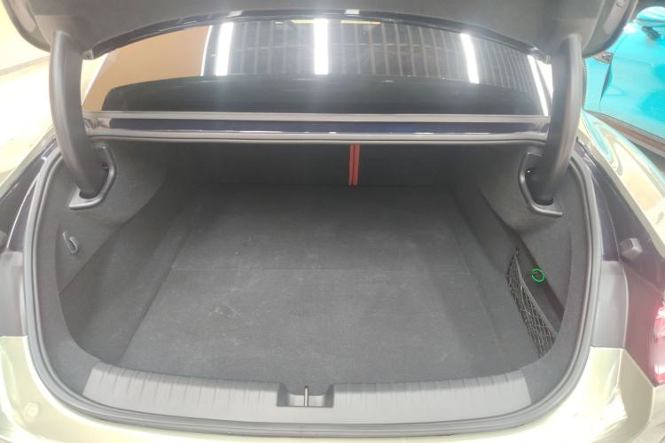 Used Xiaomi Auto SU7 2024 Four-Wheel Drive Ultra-Long Range Advanced Intelligent Driving Max Edition Trunk