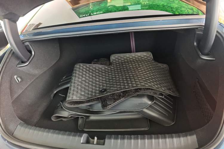 Used Xiaomi Auto SU7 2024 Four-Wheel Drive Ultra-Long Range Advanced Intelligent Driving Max Edition Trunk