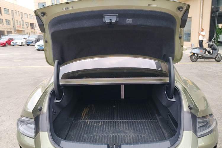 Used Xiaomi Auto SU7 2024 Rear-Drive Ultra-Long Range Advanced Pro-Level Intelligent Driving Version Trunk