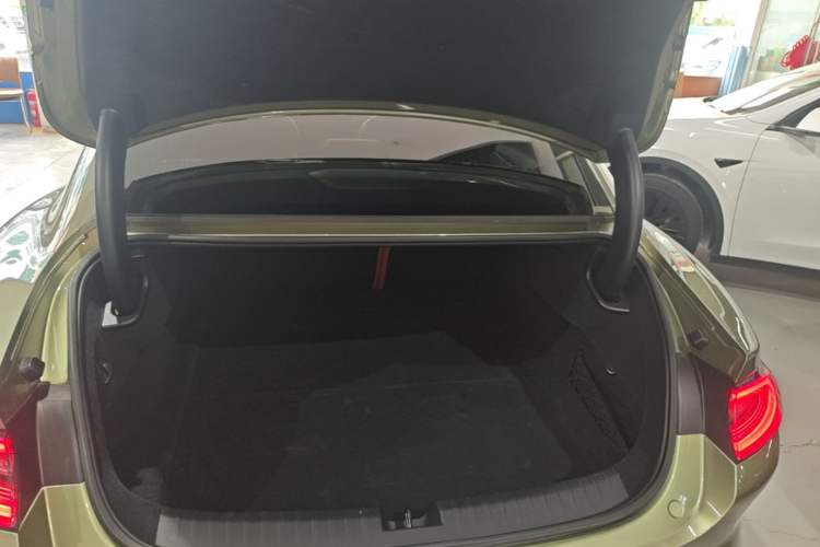 Used Xiaomi Auto SU7 2024 Rear-Drive Long-Range Intelligent Driving Version Trunk