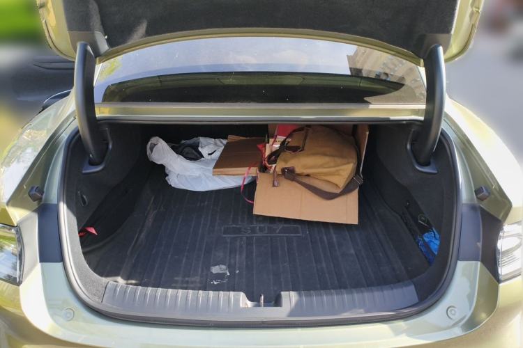 Used Xiaomi Auto SU7 2024 Rear-Drive Long-Range Intelligent Driving Version Trunk