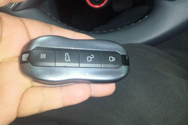 Used Xiaomi Auto SU7 2024 Rear-Drive Long-Range Intelligent Driving Version Vehicle Key