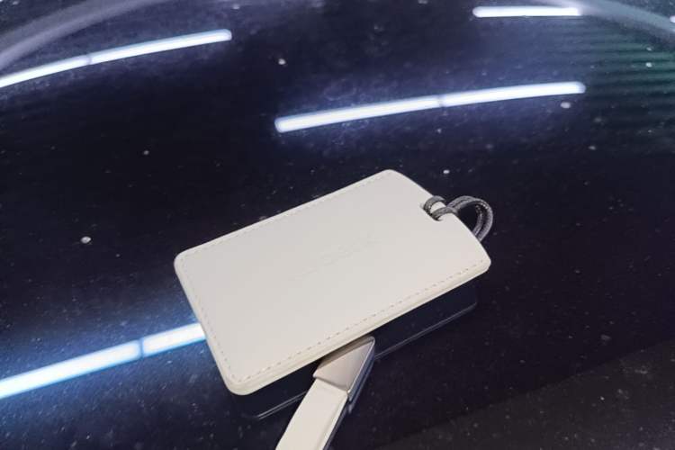 Used Xiaomi Auto SU7 2024 Rear-Drive Ultra-Long Range Advanced Pro-Level Intelligent Driving Version Vehicle Key