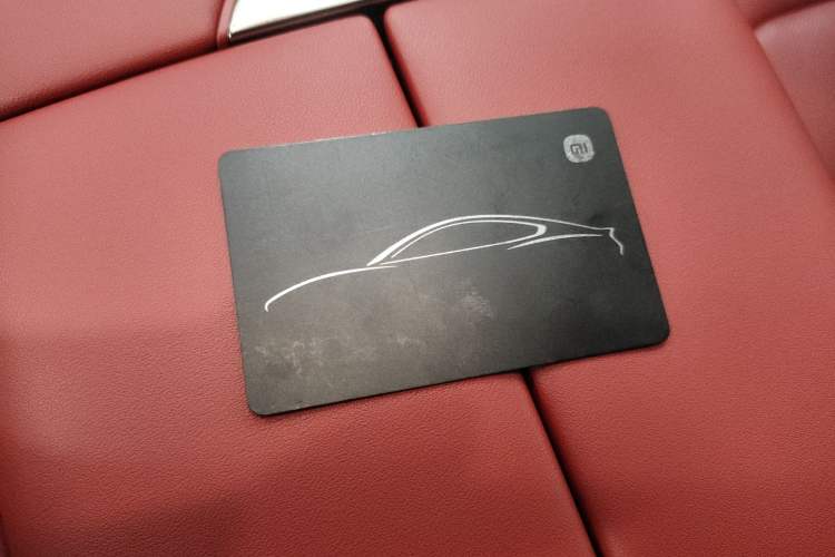 Used Xiaomi Auto SU7 2024 Four-Wheel Drive Ultra-Long Range Advanced Intelligent Driving Max Edition Vehicle Key