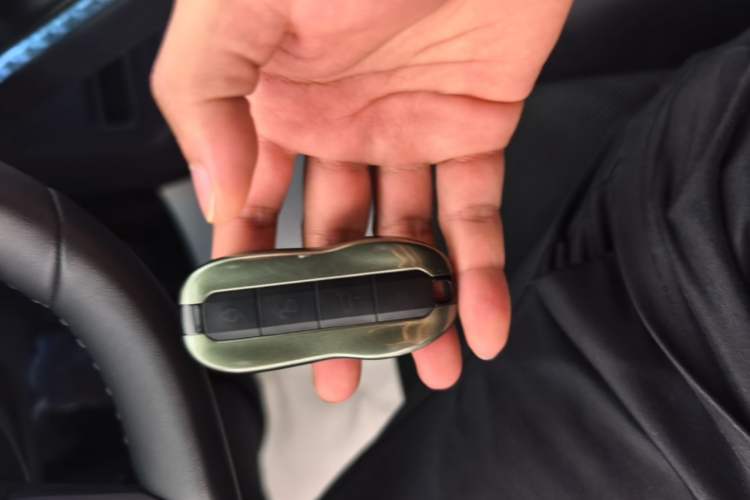 Used Xiaomi Auto SU7 2024 Rear-Drive Standard Founder Edition Vehicle Key