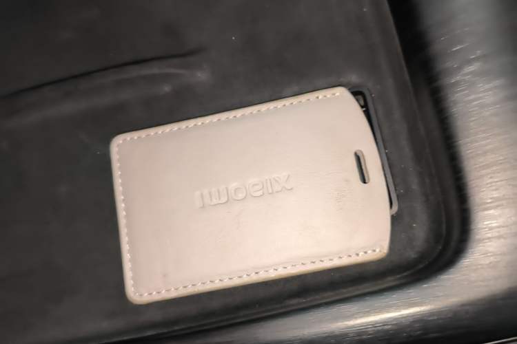 Used Xiaomi Auto SU7 2024 Rear-Drive Long-Range Intelligent Driving Version Vehicle Key