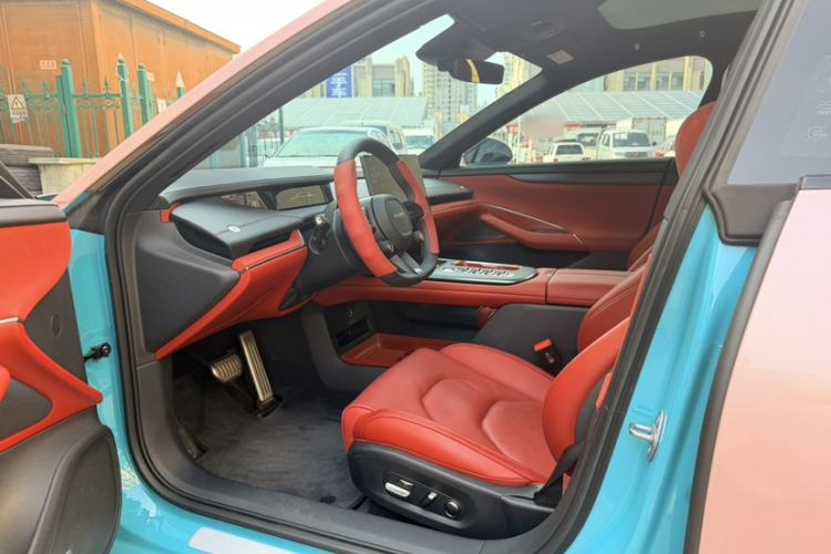 Used Xiaomi Auto SU7 2024 Four-Wheel Drive Ultra-Long Range Advanced Intelligent Driving Max Edition Interior 2