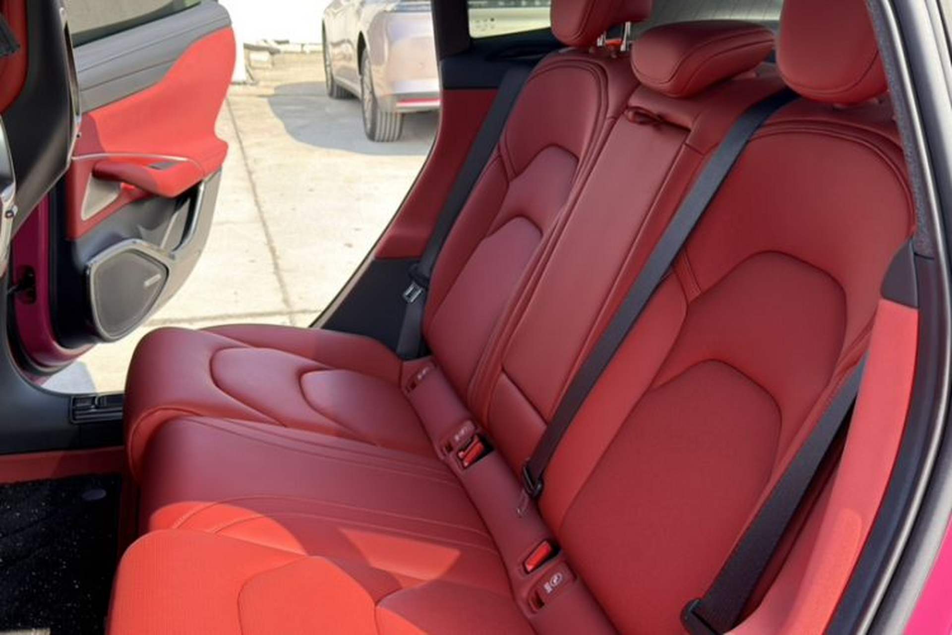 Used Xiaomi Auto SU7 2024 Rear-Drive Ultra-Long Range Advanced Pro-Level Intelligent Driving Version Interior 2