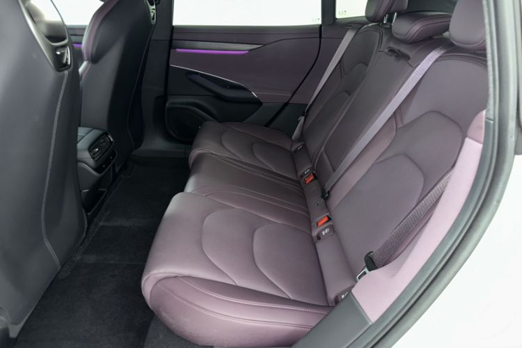 Used Xiaomi Auto SU7 2024 Rear-Drive Long-Range Intelligent Driving Version Interior 6