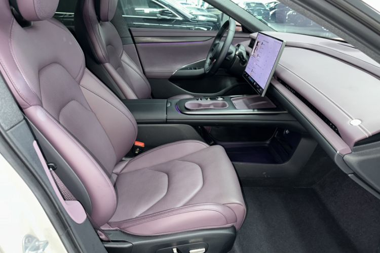 Used Xiaomi Auto SU7 2024 Rear-Drive Long-Range Intelligent Driving Version Interior 8