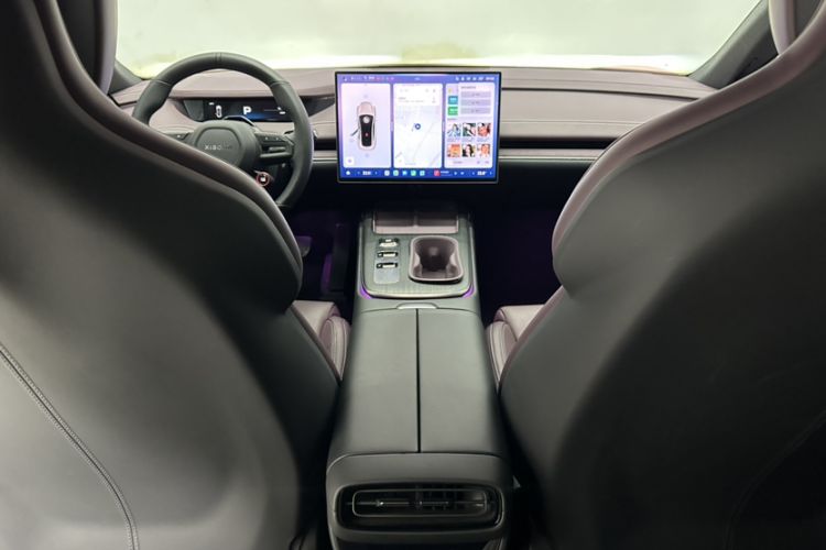Used Xiaomi Auto SU7 2024 Rear-Drive Long-Range Intelligent Driving Version Interior 9