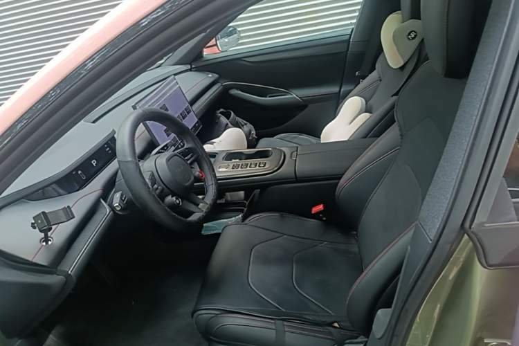 Used Xiaomi Auto SU7 2024 Rear-Drive Ultra-Long Range Advanced Pro-Level Intelligent Driving Version Left Front Seat