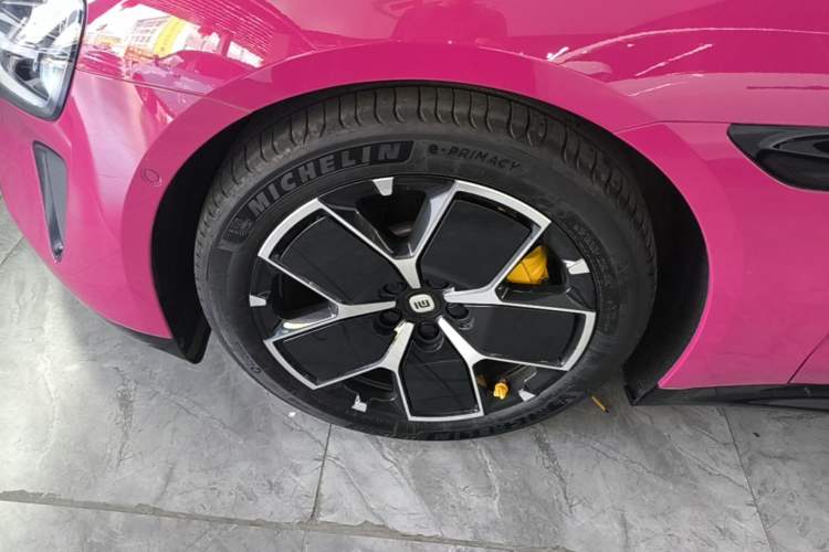 Used Xiaomi Auto SU7 2024 Four-Wheel Drive Ultra-Long Range Advanced Intelligent Driving Max Edition Left Front Wheel Hub