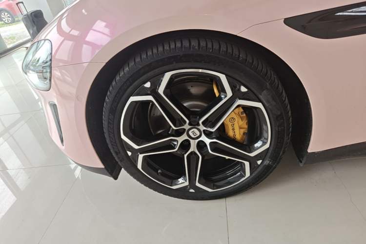 Used Xiaomi Auto SU7 2024 Four-Wheel Drive Ultra-Long Range Advanced Intelligent Driving Max Edition Left Front Wheel Hub