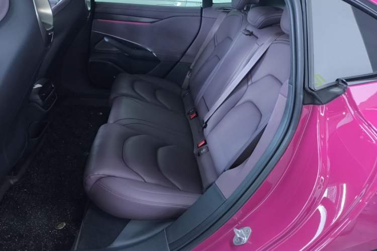 Used Xiaomi Auto SU7 2024 Four-Wheel Drive Ultra-Long Range Advanced Intelligent Driving Max Edition Left Rear Seat