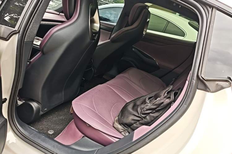 Used Xiaomi Auto SU7 2024 Rear-Drive Long-Range Intelligent Driving Version Left Rear Seat
