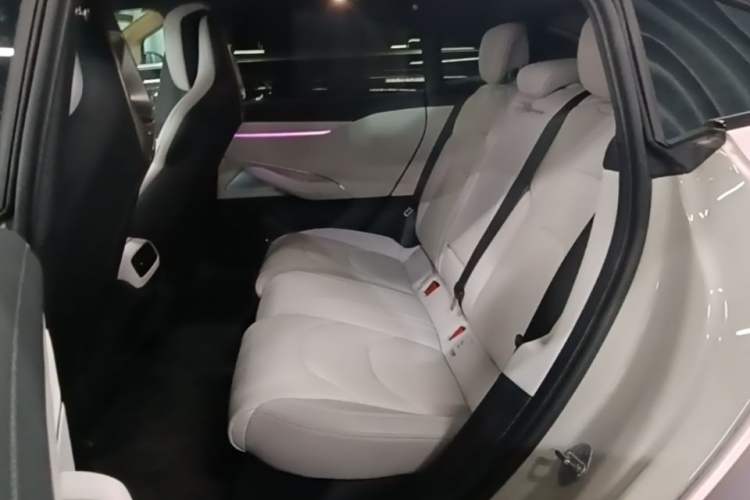 Used Xiaomi Auto SU7 2024 Rear-Drive Long-Range Intelligent Driving Version Left Rear Seat